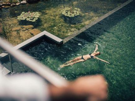Water world Torghele's Wald + Fluh - Wellnesshotel im Allgäu - Bergquell Badeteich